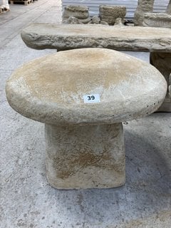 (COLLECTION ONLY) STONEWORK SMALL DECORATIVE TOADSTOOL: LOCATION - A3