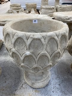 (COLLECTION ONLY) STONEWORK MEDIUM PINEAPPLE GARDEN PLANTER WITH STAND: LOCATION - A3