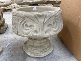 (COLLECTION ONLY) STONEWORK SMALL ELEGANT GARDEN PLANTER: LOCATION - A3