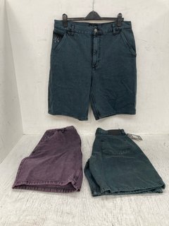 3 X ROUTE ONE MENS SUPER BAGGY SHORTS IN VARIOUS COLOURS & UK SIZES TO INCLUDE SHADED SPRUCE UK SIZE 34" - COMBINED RRP £135: LOCATION - E5