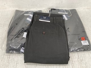 3 X CREW CLOTHING COMPANY MENS CLASSIC CHINO TROUSERS IN CHARCOAL - UK SIZE 32" REGULAR - COMBINED RRP £207: LOCATION - E6