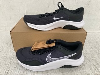 NIKE WOMENS LEGEND ESSENTIAL TRAINERS IN BLACK - UK SIZE 7: LOCATION - E6