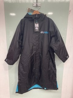 DRYROBE MENS ADVANCE LONG SLEEVE WATERPROOF CHANGING ROBE IN BLACK & BLUE - UK SIZE SMALL - RRP £165: LOCATION - E7