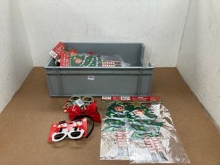 QTY OF FESTIVE ACCESSORIES TO INCLUDE 'HOHOHO' GLITTER GLASSES: LOCATION - E9