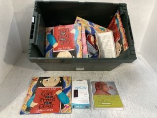 QTY OF ASSORTED BOOKS TO INCLUDE THE GIRL AT THE FRONT OF THE CLASS BY PIPPA CURNICK: LOCATION - H13