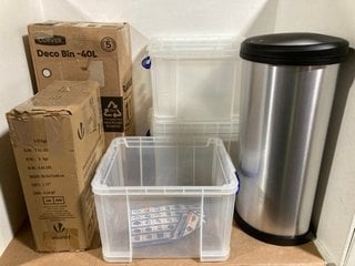 QTY OF ASSORTED HOUSEHOLD ITEMS TO INCLUDE QTY OF CLEAR PLASTIC STORAGE TUBS WITH LIDS: LOCATION - H9