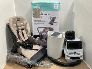 4 X ASSORTED BABY ITEMS TO INCLUDE TOMMEE TIPPEE TWIST & CLICK ADVANCED NAPPY DISPOSAL SYSTEM: LOCATION - G2