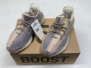 ADIDAS YEEZY 350 V2 TRAINERS IN ASH PEARL - UK SIZE 9 - RRP £300: LOCATION - BOOTH