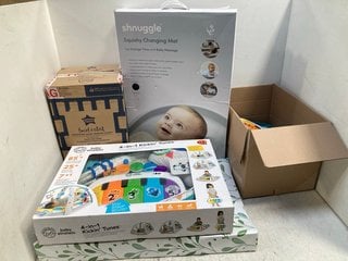 6 X ASSORTED BABY ITEMS TO INCLUDE TOMMEE TIPPEE TWIST AND CLICK NAPPY DISPOSAL SYSTEM: LOCATION - G11