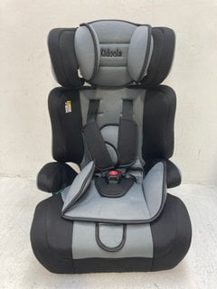 KIDOOLA CHILDRENS CAR SEAT IN GREY AND BLACK: LOCATION - G12