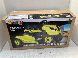 SMOBY FARMER XL GREEN TRACTOR AND TRAILER: LOCATION - F13