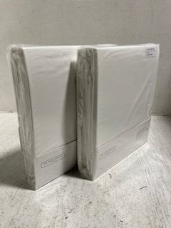 2 X THE WHITE COMPANY SINGLE ROW CORD COTTON KING SIZE FITTED SHEETS IN WHITE: LOCATION - F4