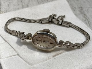 WOMENS VINTAGE OMEGA WATCH IN SILVER: LOCATION - F3