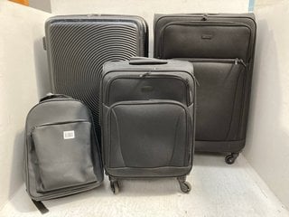 4 X ASSORTED TRAVEL SUITCASES IN VARIOUS SIZES TO INCLUDE AMERICAN TOURISTER LARGE BLACK SUITCASE: LOCATION - F3