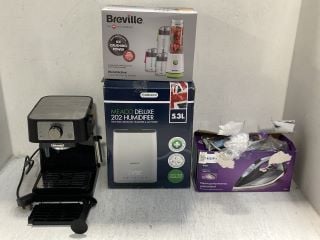 4 X ASSORTED HOUSEHOLD ITEMS TO INCLUDE BREVILLE BLEND ACTIVE COLOUR MIX FAMILY BLENDER: LOCATION - F2