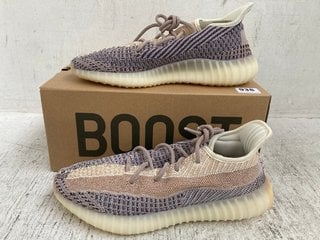 YEEZY BOOST 350 V2 TRAINERS IN ASH PEARL UK SIZE 9.5 - RRP:£300: LOCATION - E2