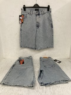 3 X ROUTE ONES MENS SUPER BAGGY DENIM SHORTS IN LIGHT STONE WASH -VARIOUS UK SIZES TO INCLUDE 34" - COMBINED RRP £135: LOCATION - E5