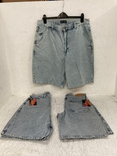 3 X ROUTE ONE MENS SUPER BAGGY DENIM SHORTS IN LIGHT STONE WASH - VARIOUS UK SIZES TO INCLUDE 34" - COMBINED RRP £135: LOCATION - E5