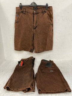 3 X ROUTE ONE MENS SUPER BAGGY DENIM SHORTS IN GINGERBREAD - VARIOUS UK SIZES TO INCLUDE 34" - COMBINED RRP £135: LOCATION - E5