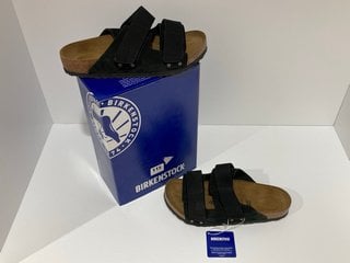 BIRKENSTOCK MEN'S UJI SUEDE DOUBLE STRAP SANDALS - BLACK - UK 8 - RRP £125: LOCATION - LUXURY