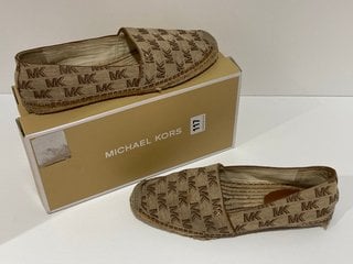 MICHAEL MICHAEL KORS WOMEN'S KENDRICK SLIP-ON ESPADRILLES - BEIGE/EBONY - UK 8 - RRP £120: LOCATION - LUXURY