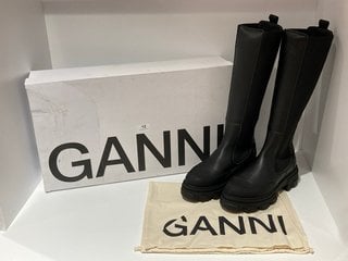 GANNI WOMEN'S KNEE HIGH LEATHER CHELSEA BOOTS - BLACK - UK 6 - RRP £445: LOCATION - LUXURY