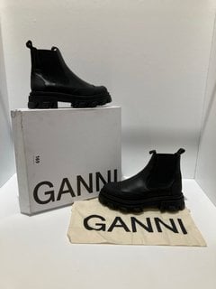 GANNI WOMEN'S LEATHER CHELSEA BOOTS - BLACK - UK 8 - RRP £345: LOCATION - LUXURY