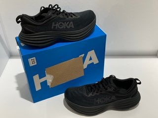 HOKA ONE ONE MEN'S BONDI 8 TRAINERS - BLACK/BLACK - UK 10 - RRP £150: LOCATION - LUXURY