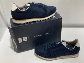 TOMMY HILFIGER MEN'S ELEVATED EVA RUNNING STYLE TRAINERS - DESERT SKY - UK 11 - RRP £90: LOCATION - LUXURY