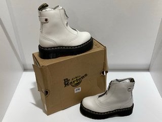 DR. MARTENS WOMEN'S JETTA LEATHER ZIP FRONT BOOTS - WHITE - UK 4 - RRP £189: LOCATION - LUXURY