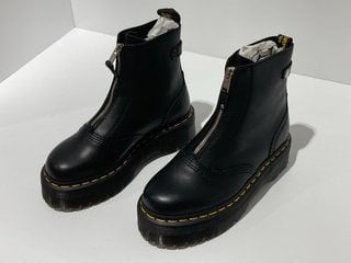 DR MARTENS JETTA PLATFORM BOOTS IN BLACK - UK SIZE 4 - RRP £200: LOCATION - LUXURY