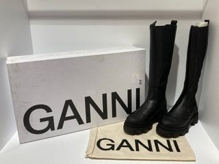 GANNI S1755 HIGH LEG CHELSEA BOOTS IN BLACK - UK SIZE 4 - RRP £425: LOCATION - LUXURY