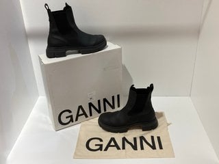 GANNI WOMEN'S RECYCLED RUBBER BOOTS - BLACK - UK 4 - RRP £215: LOCATION - LUXURY