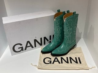 GANNI WOMEN'S MID SHAFT EMBROIDERED WESTERN BOOTS - BOTTLE GREEN - UK 6 - RRP £525: LOCATION - LUXURY