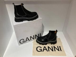 GANNI WOMEN'S LOW LEATHER CHELSEA BOOTS - BLACK - UK 6 - RRP £345: LOCATION - LUXURY