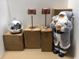 QTY OF ASSORTED HOUSEHOLD LIGHTING ITEMS TO INCLUDE SANTA EXPRESS PRE-LIT CHARACTER SPHERE: LOCATION - AR2