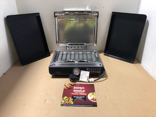 SHARK NINJA SIZZLE INDOOR GRILL & FLAT PLATE - RRP £149: LOCATION - AR8