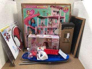 QTY OF ASSORTED ITEMS TO INCLUDE BARBIE DREAMHOUSE: LOCATION - BR5