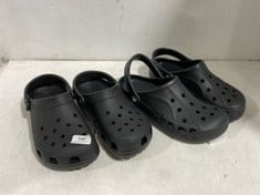 2 X ADULTS CROCS IN BLACK SIZE UK7/8 & 8/9