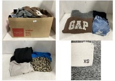 APPROX 30 X ASSORTED ADULTS CLOTHING TO INCLUDE WOMENS GAP SWEATSHIRT IN SIZE SMALL