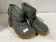 CROCS UNISEX ECHO BOOT IN GREEN SIZE UK7/8 RRP £115