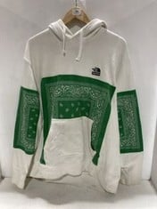 THE NORTH FACE SUPREME COLLAB MENS BANDANA PRINT HOODED SWEATSHIRT IN WHITE/GREEN SIZE LARGE