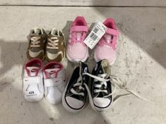 4 X ASSORTED TODDLER TRAINERS TO INCLUDE NIKE HUARACHES IN BROWN SIZE 2.5