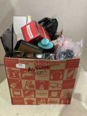 BOX OF ASSORTED ITEMS TO INCLUDE REVLON ONE STEP HAIR DRYER AND VOLUMISER IN TEAL