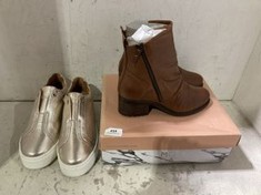 MODA IN PELLE BOOTS IN TAN LEATHER SIZE UK5 TO INCLUDE MODA IN PELLE GOLD PLATFORM TRAINERS SIZE UK6