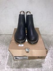 DR MARTENS AMBASSADOR AF500 BLACK BOOTS IN BLACK- UK SIZE 6