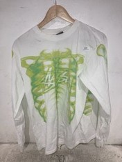 STUSSY LONG SLEEVE TSHIRT IN WHITE WITH GREEN PRINT SIZE M