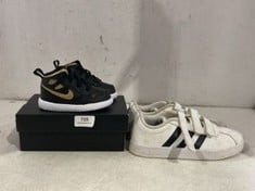 2 X ASSORTED CHILDRENS BRANDED TRAINERS TO INCLUDE JORDAN 1 MID IN BLACK/GOLD SIZE UK 4.5