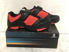 BOARDMAN MTB CYCLE SHOES IN BLACK/RED - SIZE UK 7