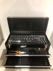 MAINTENANCE 2 DRAWER TOOL CHEST IN BLACK - INCLUDING VARIOUS TOOLS - 186 PIECES - RRP£96